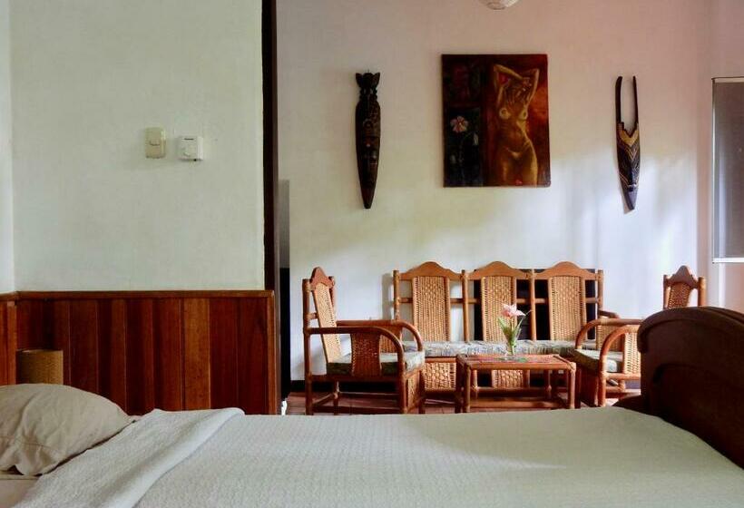 Полулюкс Вид на Бассейн, La Casa Fitzcarraldo