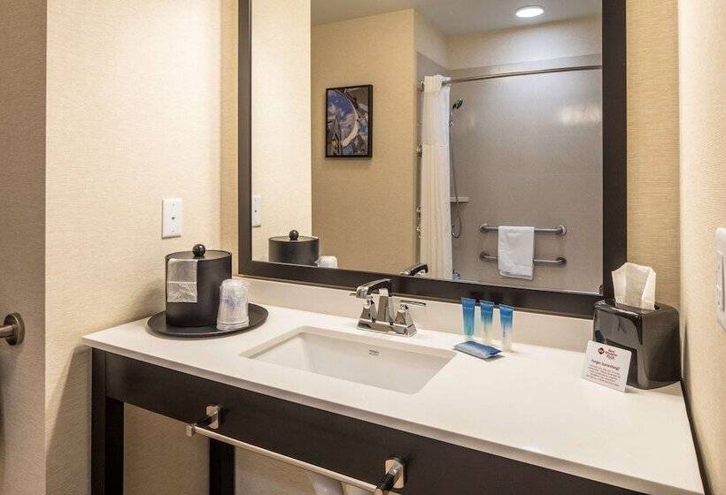 스탠다드 룸 더블 침대, Best Western Plus Franciscan Square Inn & Suites  Steubenville