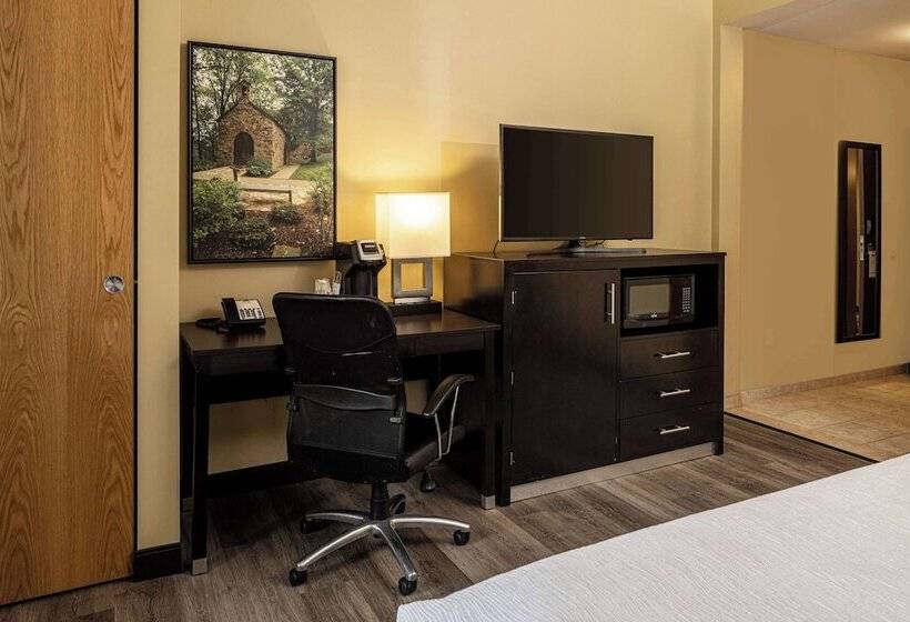 스탠다드 룸 더블 침대, Best Western Plus Franciscan Square Inn & Suites  Steubenville