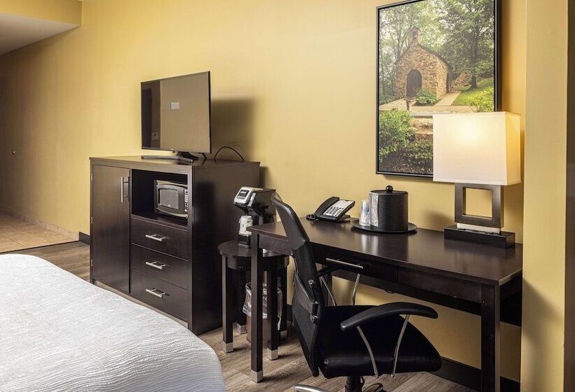 Люкс, Best Western Plus Franciscan Square Inn & Suites  Steubenville