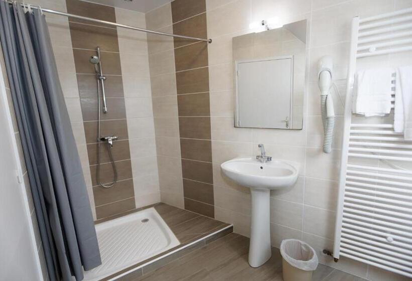 Номер Стандарт Трехместный, Contact Hôtel   Hôtel Le Lion D Or Lamballe