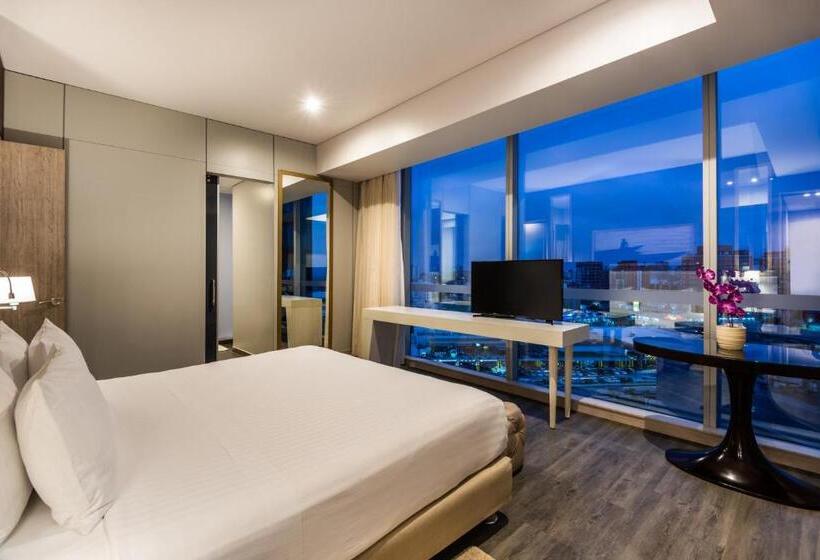 Номер Deluxe Кровать Кинг, Crowne Plaza Barranquilla, An Ihg