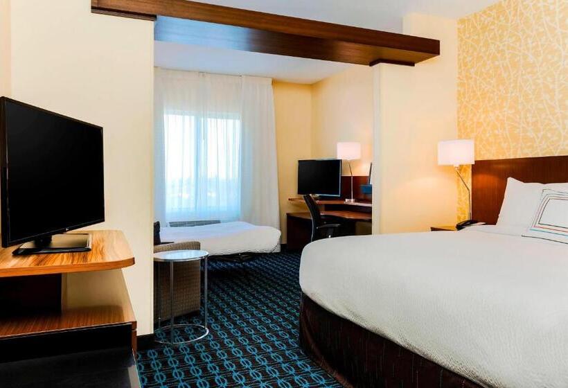 Люкс Кровать Кинг, Fairfield Inn & Suites By Marriott Pecos