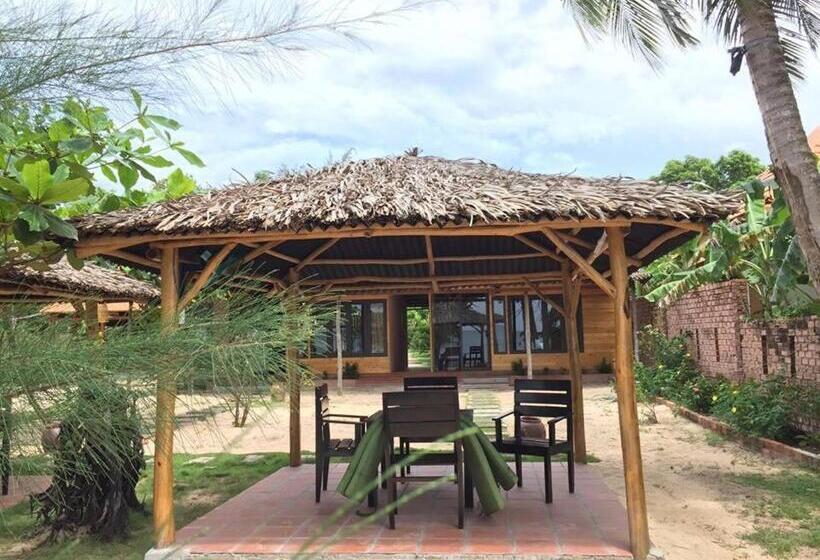 اتاق سه نفره دلوکس با چشم‌انداز دریا, Gold Sand Beach Bungalow