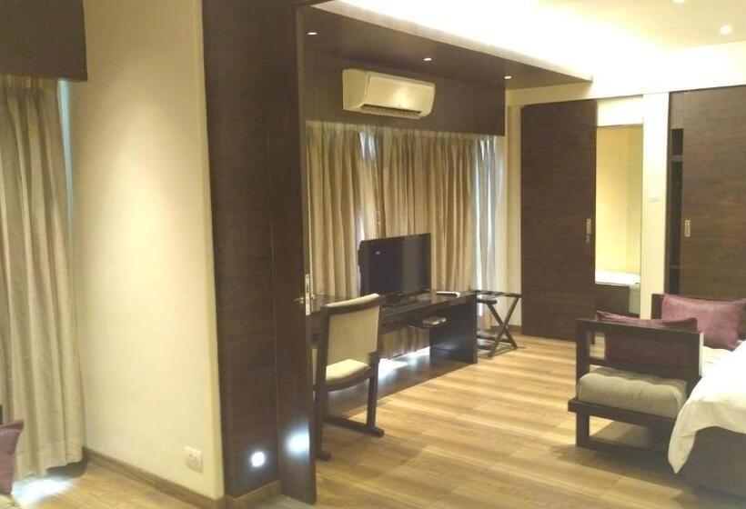 سوییت لوکس, Sankam Residency