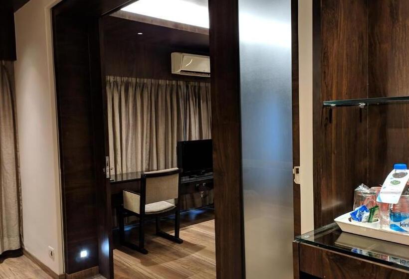 سوییت لوکس, Sankam Residency