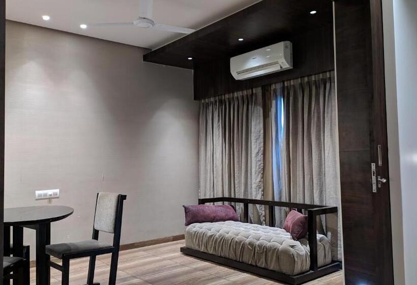سوییت لوکس, Sankam Residency