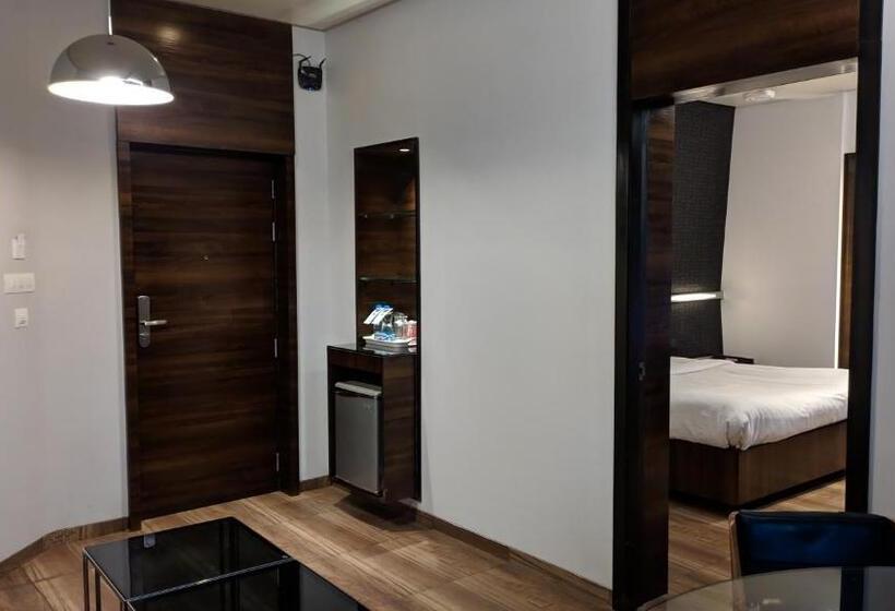 سوییت لوکس, Sankam Residency