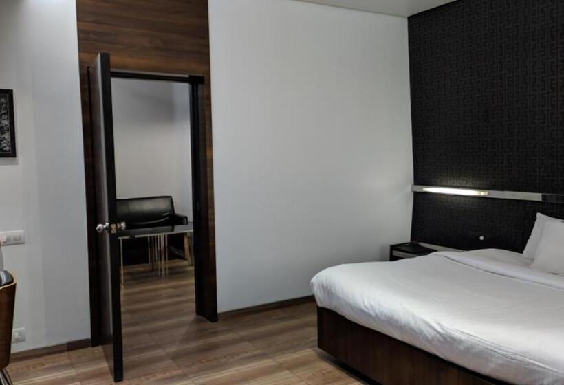 سوییت لوکس, Sankam Residency