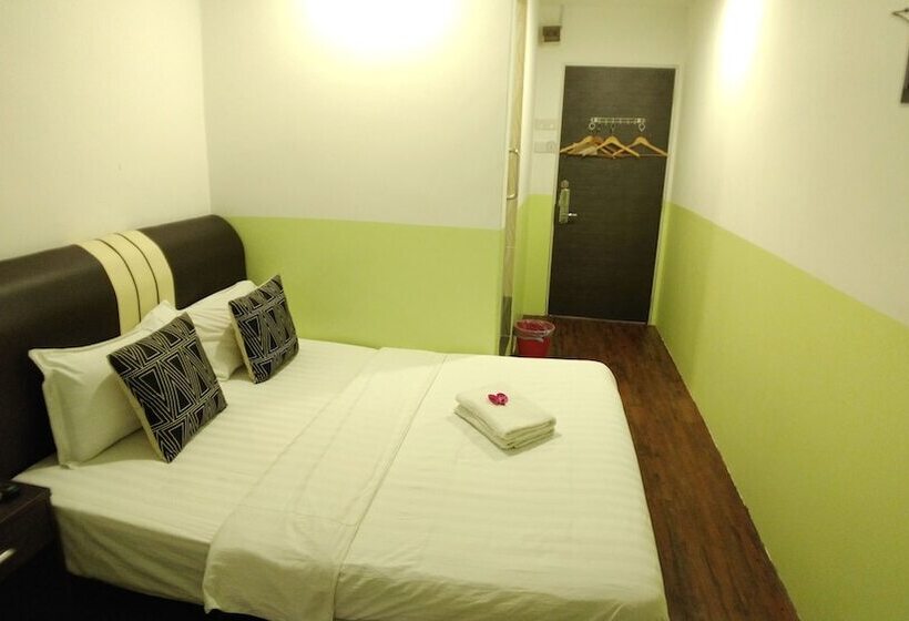 اتاق خانوادگی, Apple 1 Hotel Queensbay