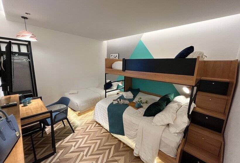 اتاق لوکس خانوادگی, Apple 1 Hotel Queensbay