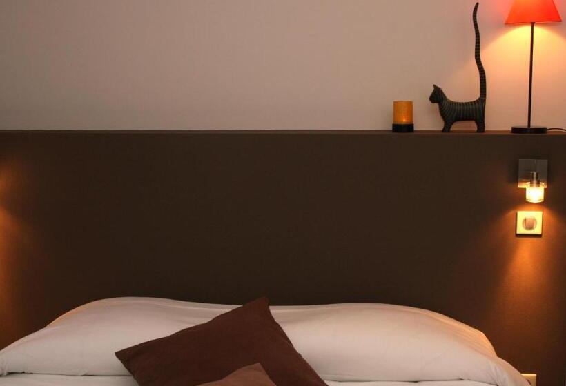 اتاق استاندارد چهار تخته, Hôtel Bar Le Globe