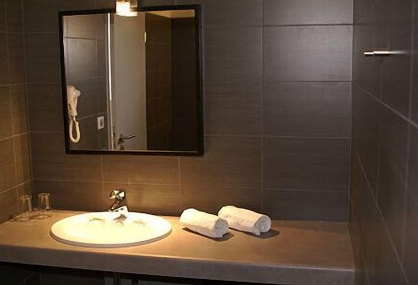 اتاق استاندارد یک نفره, Hôtel Bar Le Globe