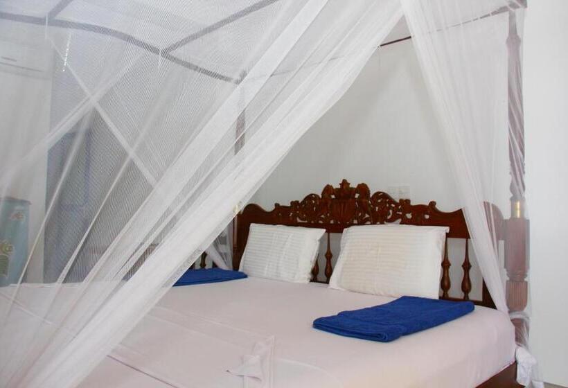 اتاق استاندارد سه تخته با چشم‌انداز استخر, Paradise Beach Resort & Diving School