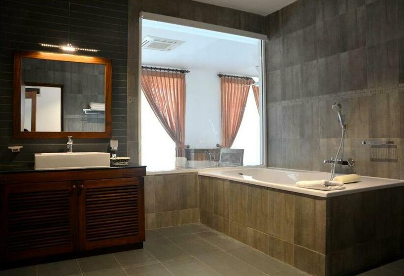 Номер Deluxe, Refresh Hotel Hikkaduwa