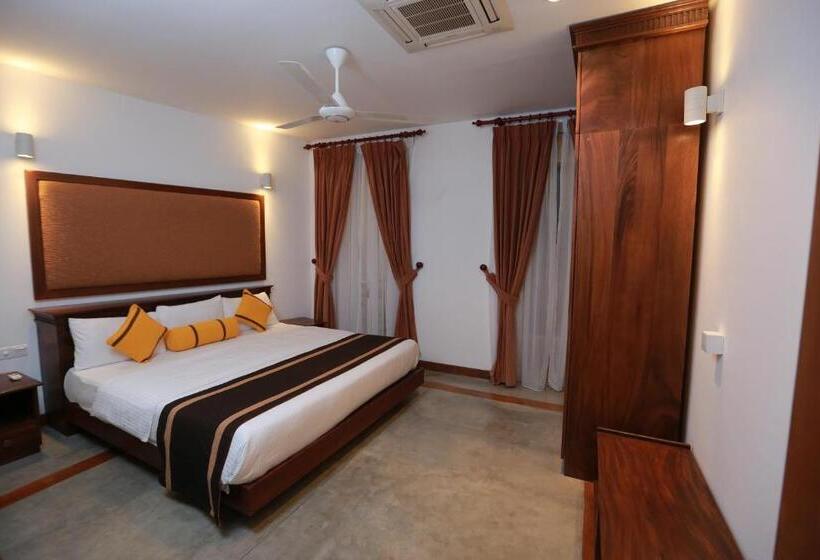 Апартаменты 2 Спальни, Refresh Hotel Hikkaduwa