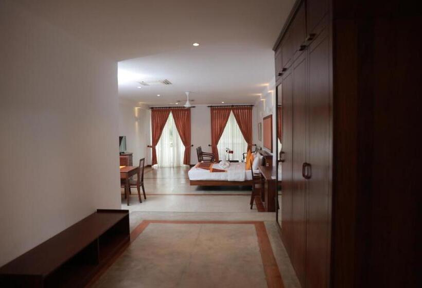Семейный Номер Deluxe, Refresh Hotel Hikkaduwa