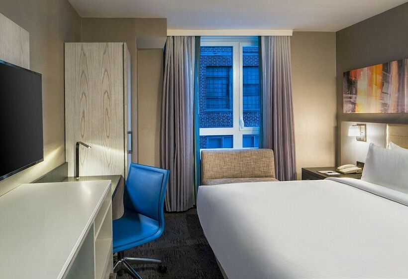 带城市景观的优质房间, Doubletree By Hilton  New York Times Square West