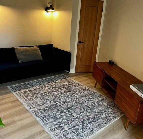 Студия Deluxe, New Modern Apt W/pool & Hot Tub In Nature