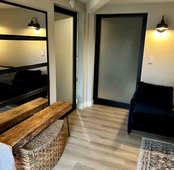 Студия Deluxe, New Modern Apt W/pool & Hot Tub In Nature