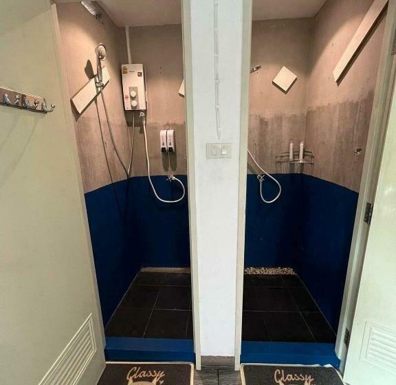 اتاق لوکس, Comfy Crib Hostel