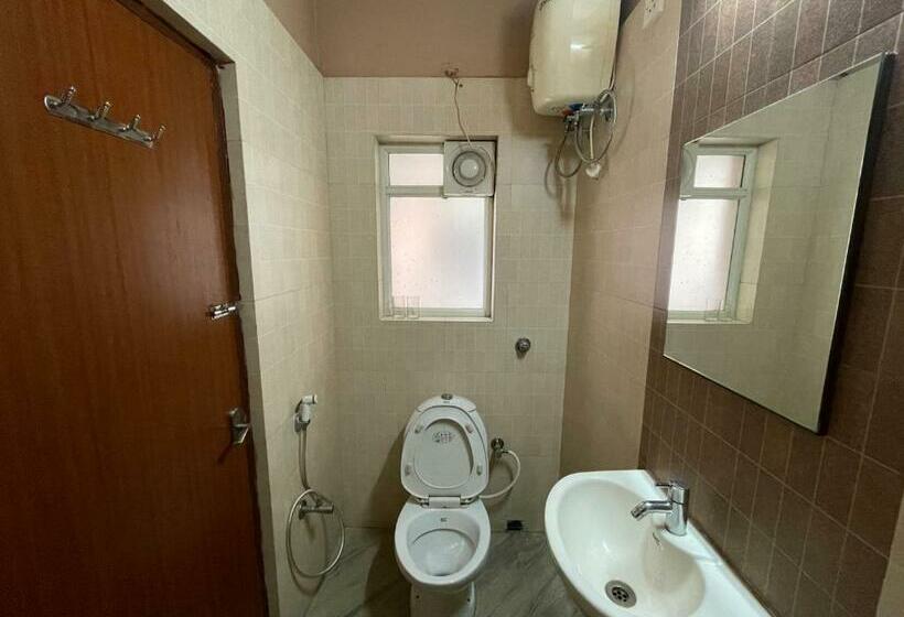 Standard Room, Arihant Guest House