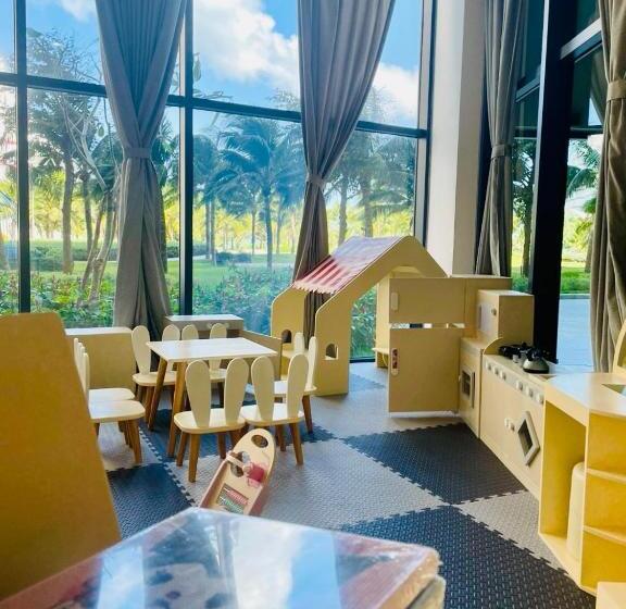 اتاق لوکس با چشم‌انداز دریا, Arena Cam Ranh Beach Resort