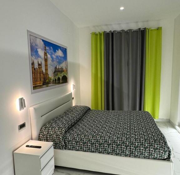 اتاق لوکس سه تخته, B&b Rossini Luxury 3