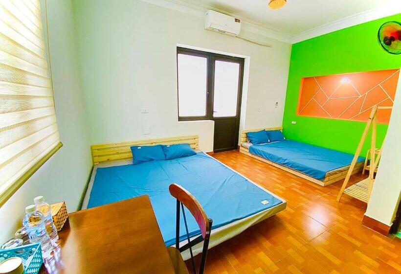 اتاق استاندارد چهارنفره با بالکن, Lion Homestay