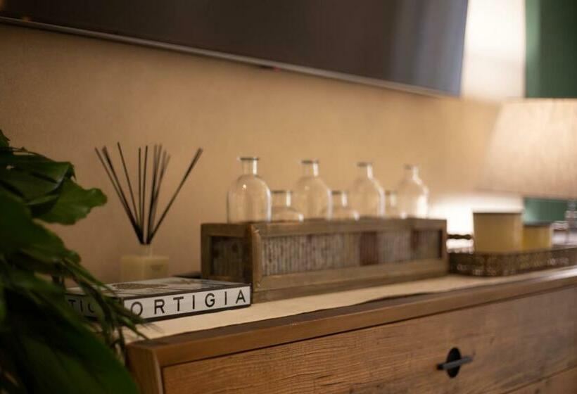 اتاق لوکس با تخت بزرگ, Corte Rossetti Relax Assoluto E Luxury Urban Spa
