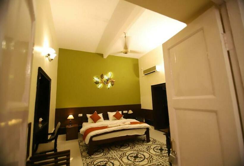 اتاق سوپریور, Fabhotel Sarovar Palace