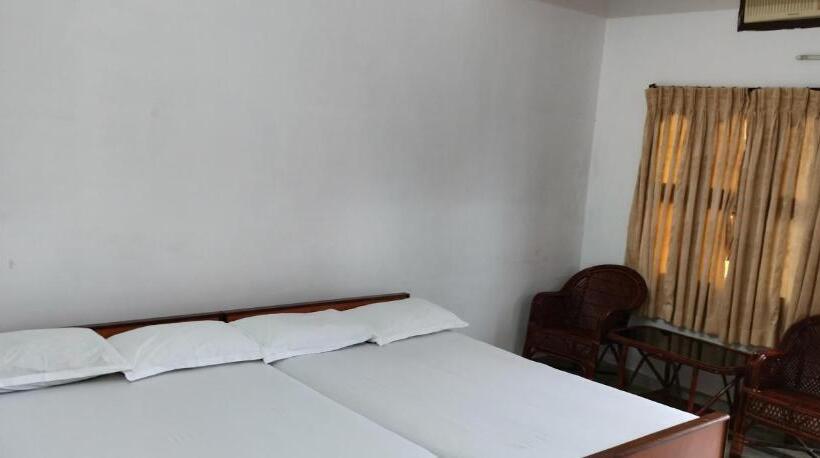标准三人间, Raja Palace Resort & Mini