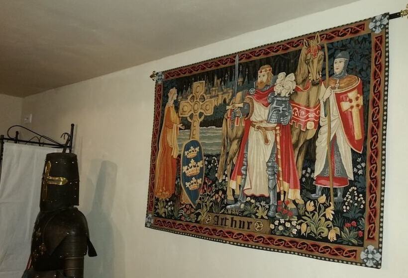 标准间, Chateau Des Aiguilles