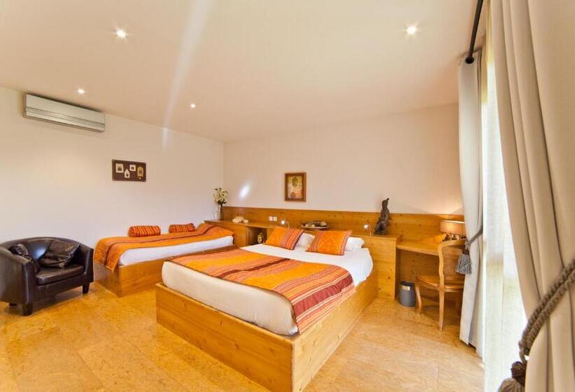 اتاق استاندارد سه تخته با چشم‌انداز باغ, Auberge De Chavannes