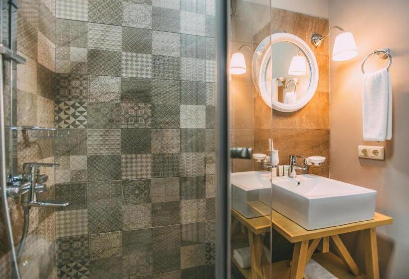 Standard Room, Kisi Boutique