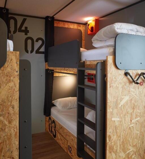 Номер Стандарт Четырехместный Совместный Санузел, Moontain Hostel