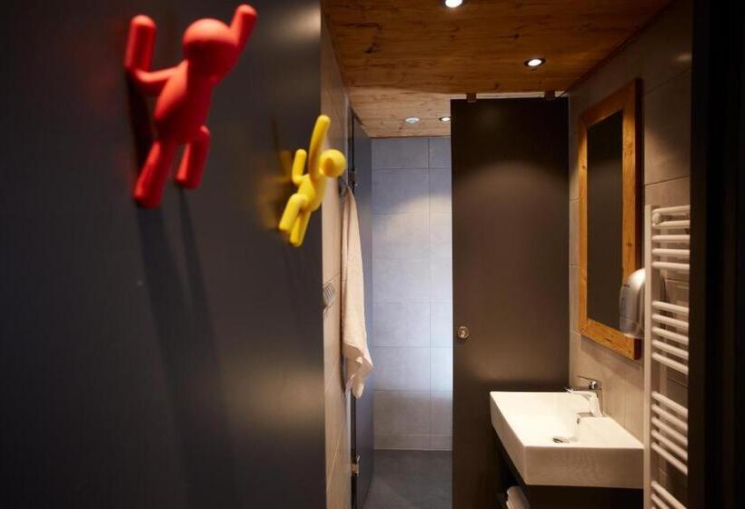 Четырехместный Номер Стандарт, Moontain Hostel