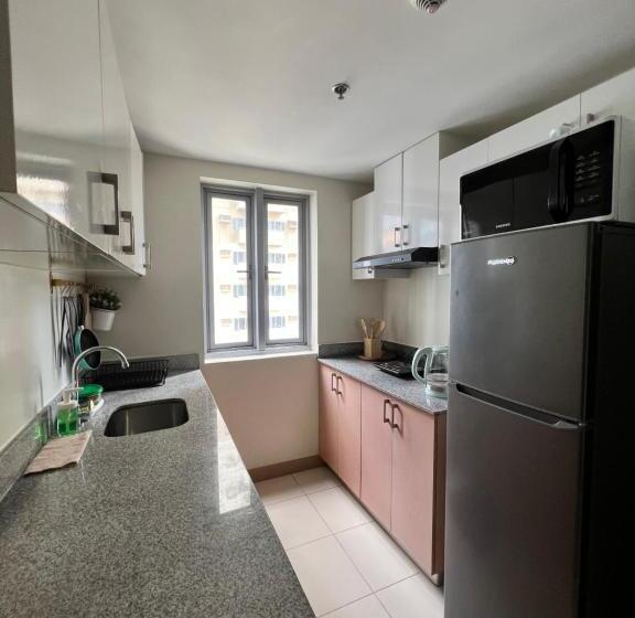 Апартаменты 1 Спальня, Huge 1bedroom Condotel W Balcony Near Smart Araneta Coliseum