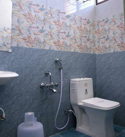 带阳台套房, Le Premier Inn   With A Swimming Pool , Beside The Bay !