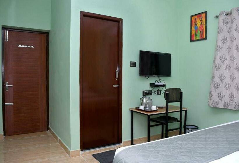 行政三人间, Le Premier Inn   With A Swimming Pool , Beside The Bay !