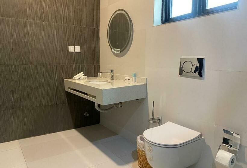 高级套房, Breezes Beach Resort