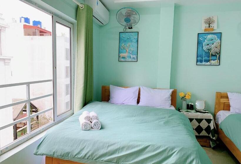 اتاق لوکس با چشم‌انداز شهر, Bao Long Guest House