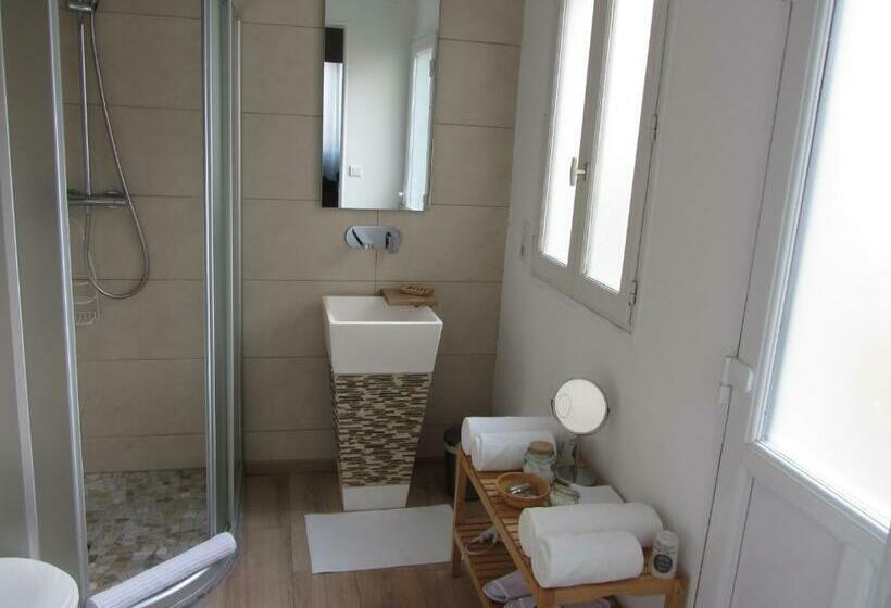 اتاق استاندارد, Chambre D'hôtes Les Epicuriens