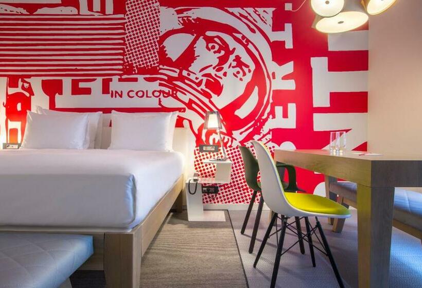 스탠다드 스튜디오 킹침대, Radisson Red Minneapolis Downtown