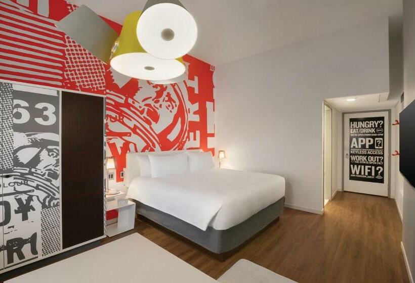 스탠다드 스튜디오 킹침대, Radisson Red Minneapolis Downtown