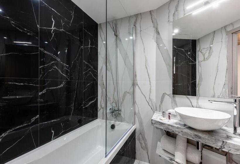 Люкс Повышенной Комфортности, Brit Hotel Privilège Paris Rosny Sous Bois