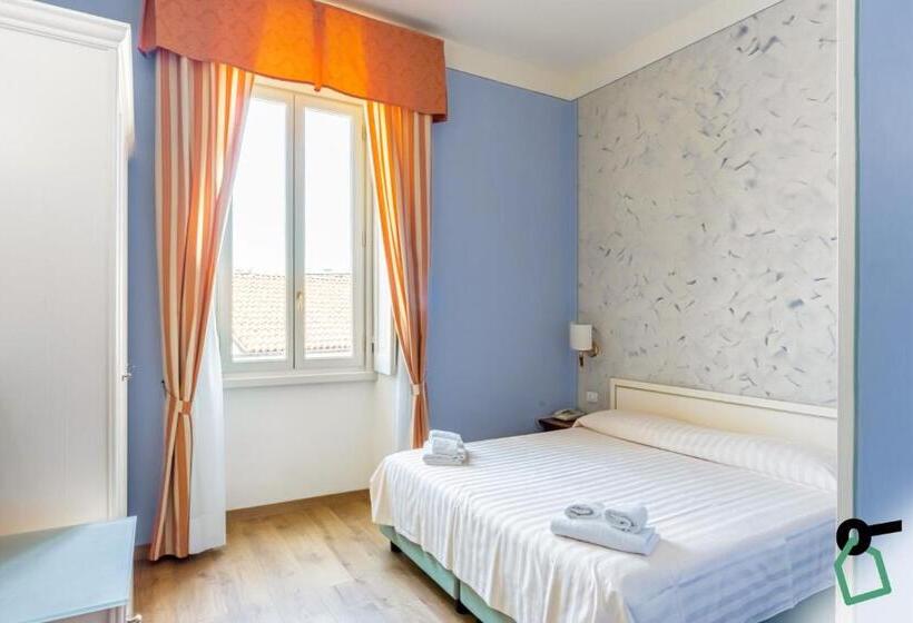Номер Стандарт Вид на Город, Hotiday Hotel Verbania