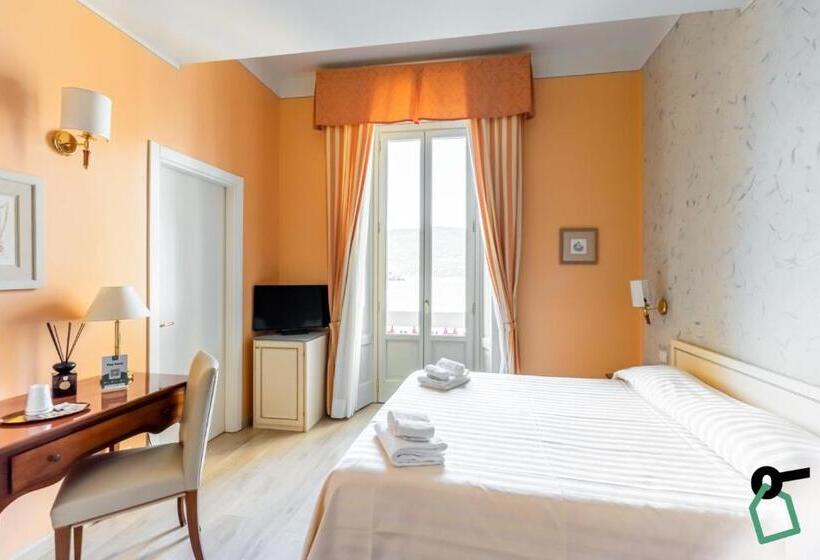 Номер Deluxe с Балконом, Hotiday Hotel Verbania
