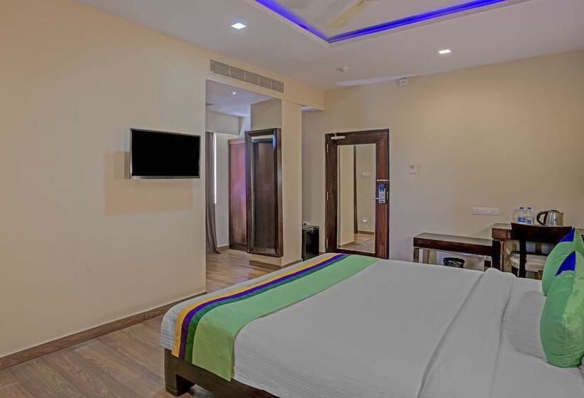 디럭스 룸, Treebo Alankar Inn