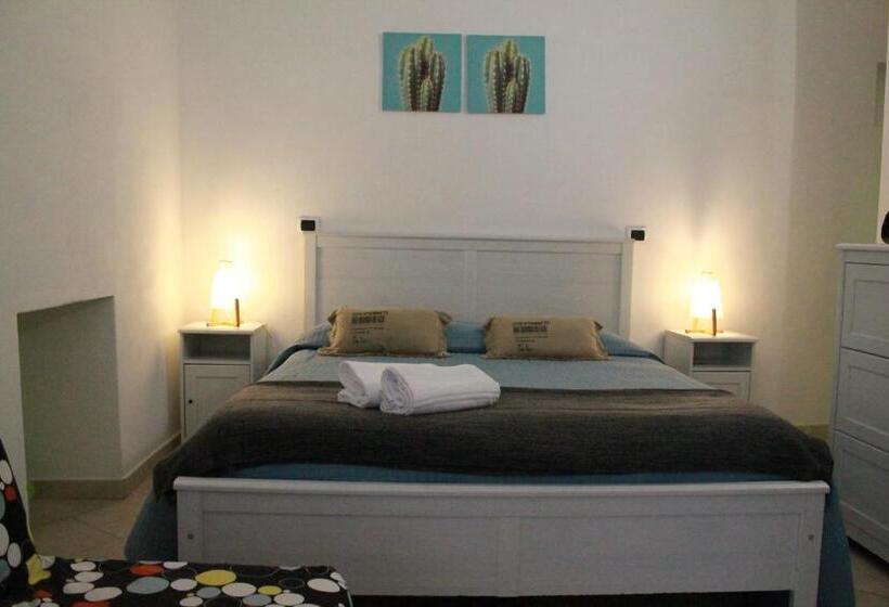 Quarto Estandar, Mamma Maria 2010